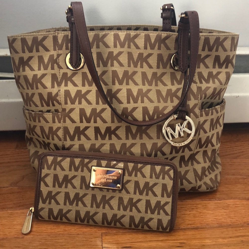 Michael Kors Wallet and Purse